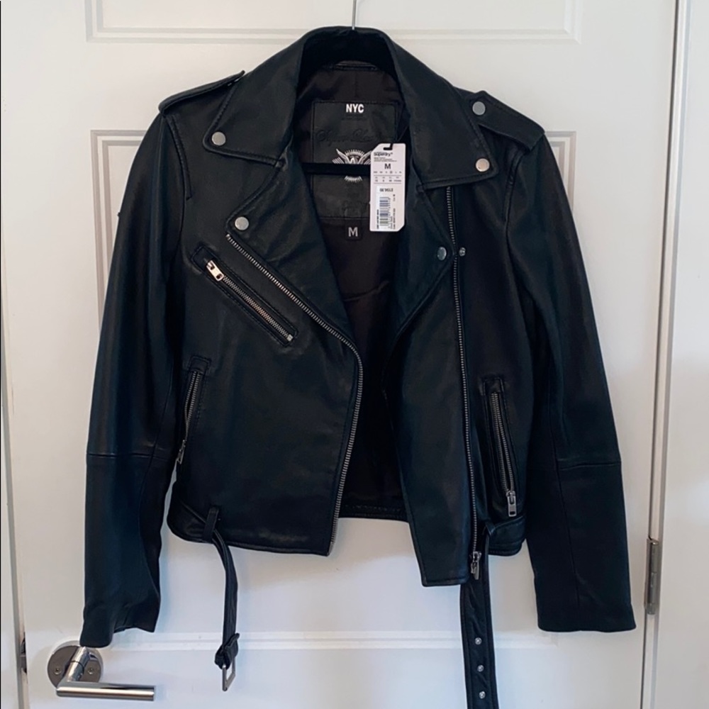 BNWT Superdry women’s Leather jacket 100%. Medium